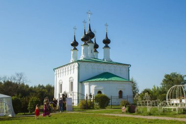 Suzdal, Rusya - 26 Ağustos 2018: Kudüs, Suzdal birçok tapınak girişinde Kilisesi