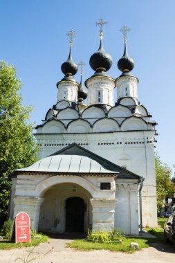 Suzdal, Rusya - 26 Ağustos 2018: Antik Lazarevsky kilise, bu 1667 yılında inşa edilmiştir. Suzdal. Rusya