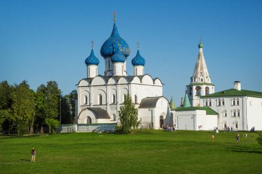 Suzdal, Rusya - 25 Ağustos 2018: Bakire Nativity Katedrali, Suzdal Kremlin, Suzdal eski Rus mimarisinin en ilginç anıt Ortodoks Kilisesi yer