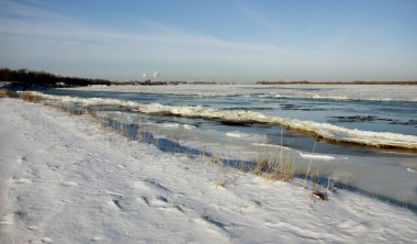 Bazen kışın Volga donma yüzünden güçlü akım zorlaştırır