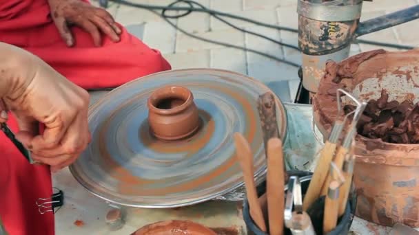 Teaching Child Work Potter Wheel Working Clay — Stock Video