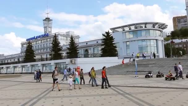 Nizhny Novgorod Ryssland Juli 2019 River Station Vallen Volga Turister — Stockvideo