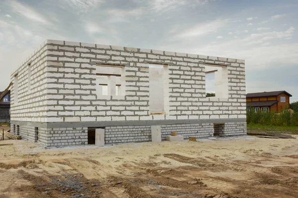 House from foam concrete blocks on the bought site . First stage — Stock Photo, Image