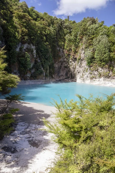 Cratere Inferno Con Acqua Blu Waimangu Nuova Zelanda — Foto Stock