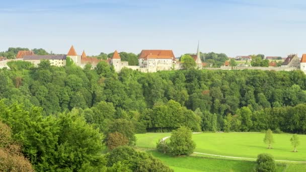 Πανοραμική Θέα Του Κάστρου Burghausen Κατά Διάρκεια Της Ημέρας — Αρχείο Βίντεο