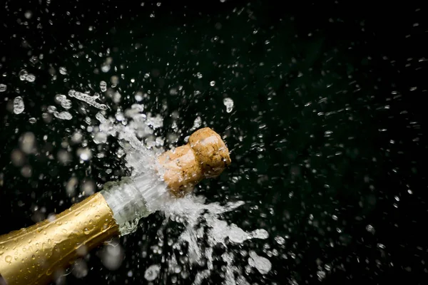Bouteille Bouchon Champagne Jaillissant Avec Éclaboussures — Photo