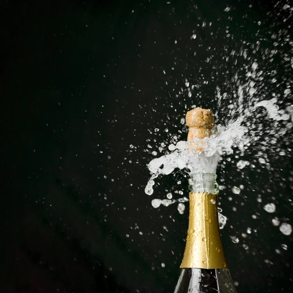 Bottle Champagne Cork Popping Out Splashes — Stock Photo, Image