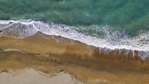 Luchtfoto Van Oceaan Kust Met Blauwe Golven — Stockvideo