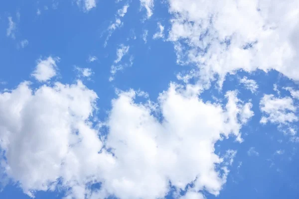 Голубое Небо Фоне Белых Облаков — стоковое фото