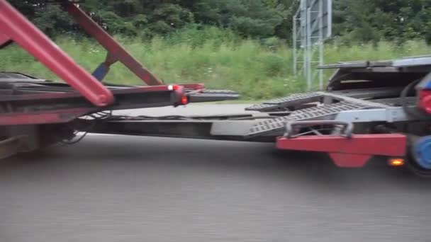 Vue Latérale Camion Conduisant Sur Route Jour — Video