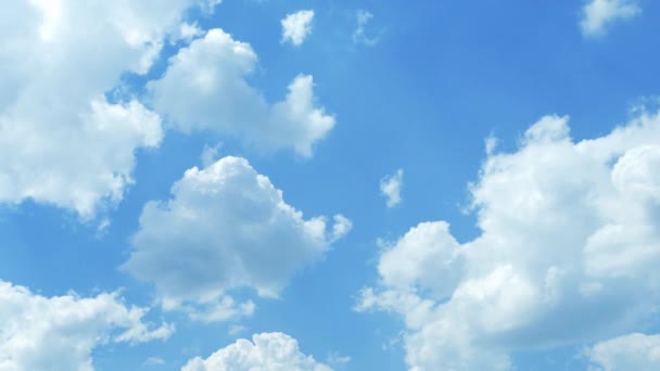 Lapso Tiempo Nubes Blancas Movimiento Cielo Azul — Vídeo de stock