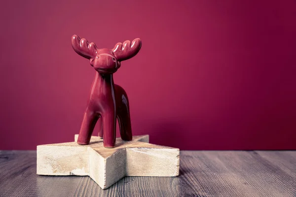 Decoração Natal Estrela Madeira Com Fundo Veado Vermelho — Fotografia de Stock