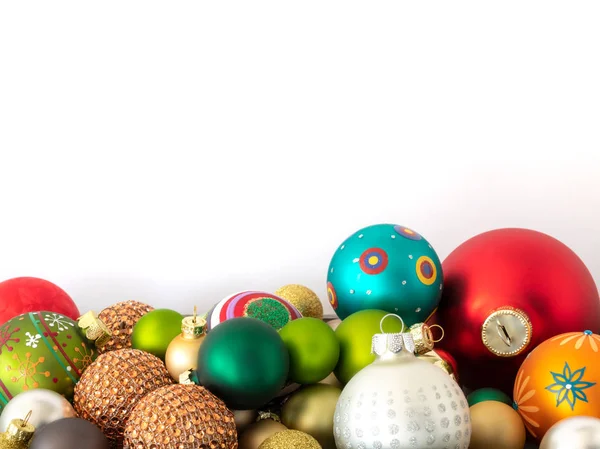 Kerst Decoratie Glazen Bollen Witte Achtergrond — Stockfoto