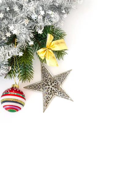 白い背景の上のクリスマスの装飾 — ストック写真