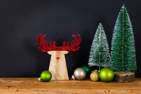 Une Décoration Noël Fond Noir Avec Des Boules Verre Arbre — Photo