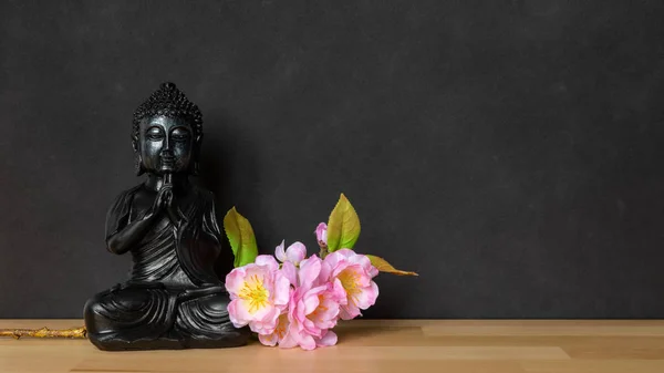 Una Imagen Una Estatua Buda Signo Paz Sabiduría — Foto de Stock