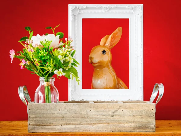 人为地束花和复活节兔子 节日装饰背景 — 图库照片