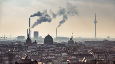 Nürnberg görünümü ile sigara bacaları Bavaria, Almanya için