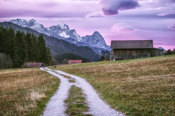Баварские Пейзажи Альпами Заднем Плане — стоковое фото
