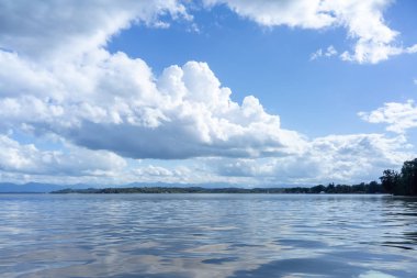 Tutzing gölü Starnberg Bavyera Almanya bir görüntü