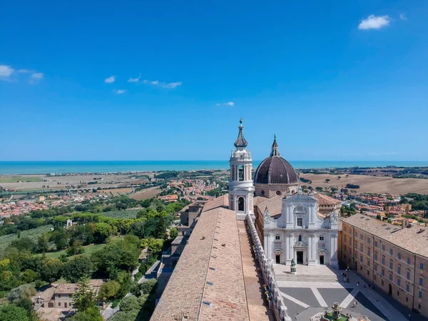 Járat felett Basilica della Santa Casa Loreto Olaszország — Stock Fotó