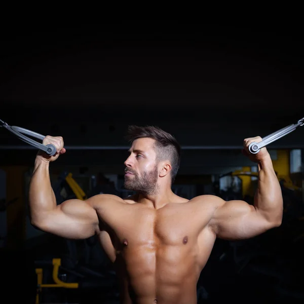 Bonito Barbudo Musculação Homem Formação — Fotografia de Stock