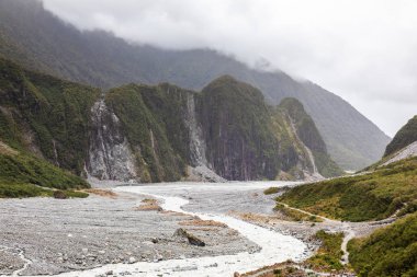 Franz Josef Glacier dağlarının görünümü, Yeni Zelanda