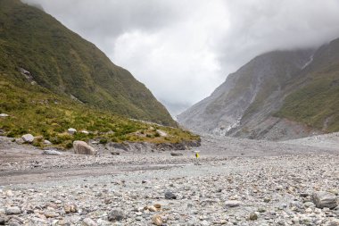 Franz Josef Glacier dağlarının görünümü, Yeni Zelanda