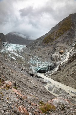 Franz Josef Glacier dağlarının görünümü, Yeni Zelanda