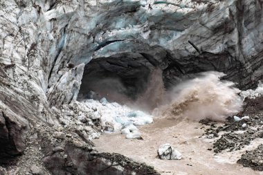 Franz Josef Glacier dağlarının görünümü, Yeni Zelanda