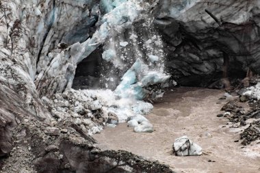Franz Josef Glacier dağlarının görünümü, Yeni Zelanda