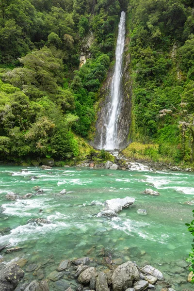 雷溪瀑布景观 新西兰 — 图库照片