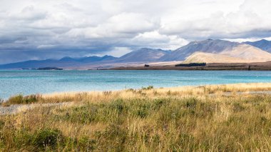 Yeni Zelanda 'da turkuaz göl Tekapo görünümü