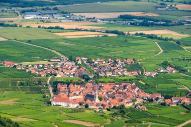 Fransa'da Haut-Koenigsbourg kalesi görünümü