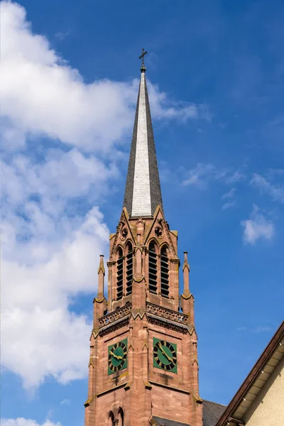 La chiesa di pietra di sabbia rossa a Nagold Germania — Foto Stock