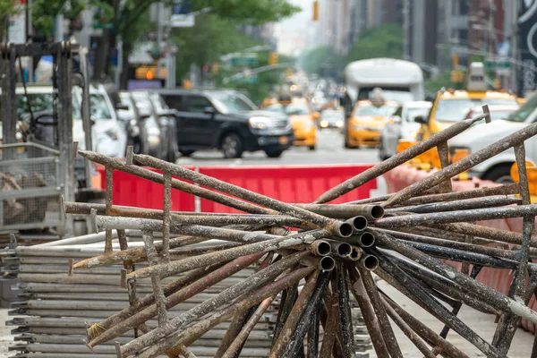 Stahlelemente-Konstruktion auf der Straße von New York — Stockfoto