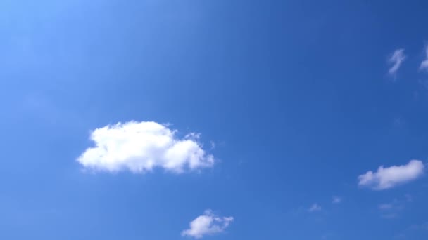 Tijdsverloop Van Witte Wolken Beweging Blauwe Hemel Achtergrond — Stockvideo