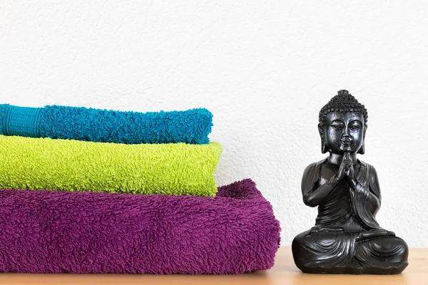 Buddha e asciugamani sfondo — Foto Stock