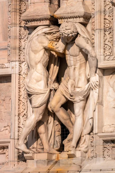 Statue w: Cathedral Milan Italy — Zdjęcie stockowe