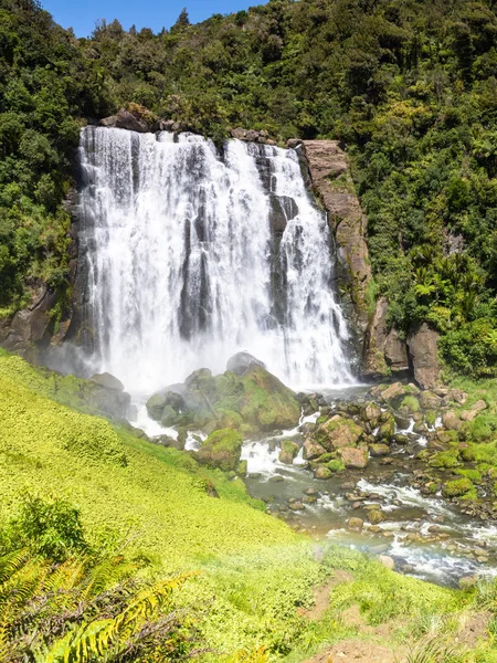 Marokopa falls — Stock Photo, Image