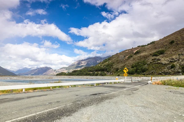 Dramatic landscape scenery Arthur's pass in south New Zealand — Stock Photo, Image