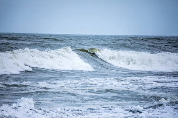Stormachtige oceaan landschap achtergrond — Stockfoto