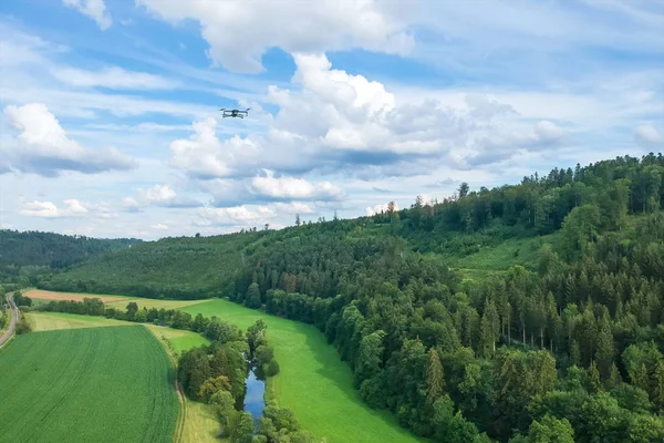 Drone vlucht over het Zwarte Woud gebied Zuid-Duitsland — Stockfoto