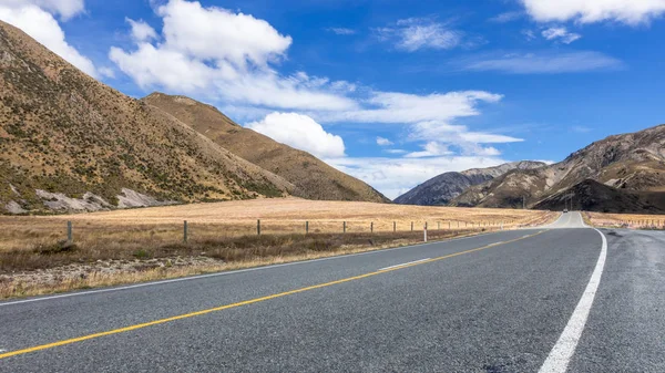 Paesaggio strada paesaggio nel sud della Nuova Zelanda — Foto Stock