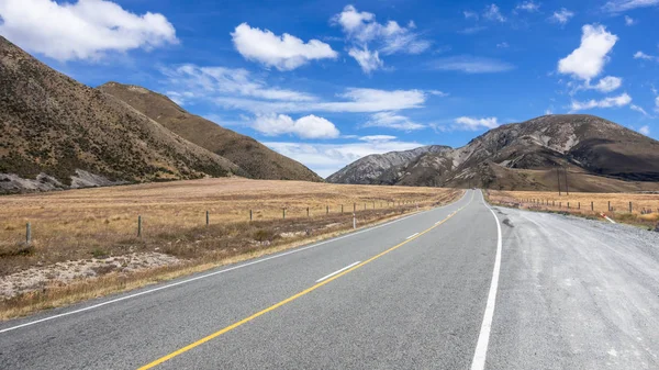 Paesaggio strada paesaggio nel sud della Nuova Zelanda — Foto Stock