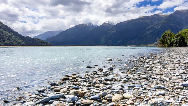 Пейзажи рек на юге Новой Зеландии — стоковое фото