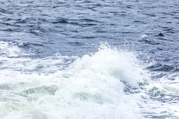 Stormachtige oceaan landschap achtergrond — Stockfoto