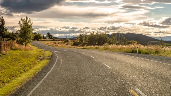 Silnice na horizont novozélandský Jižní ostrov — Stock fotografie