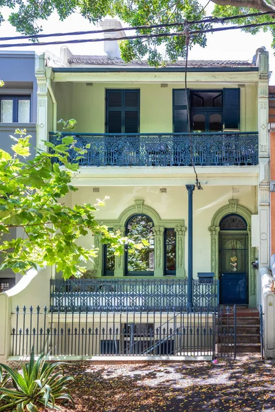 Een typisch terras huis in Sydney Australië — Stockfoto