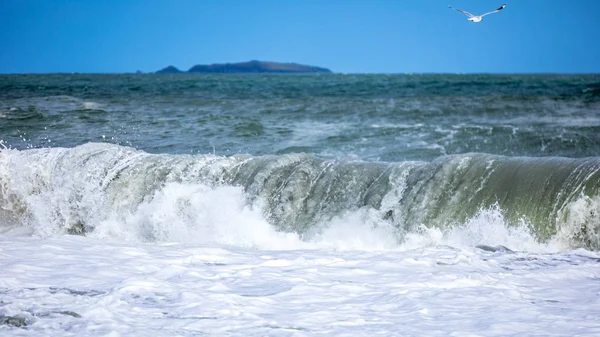 Stormachtige oceaan landschap achtergrond — Stockfoto